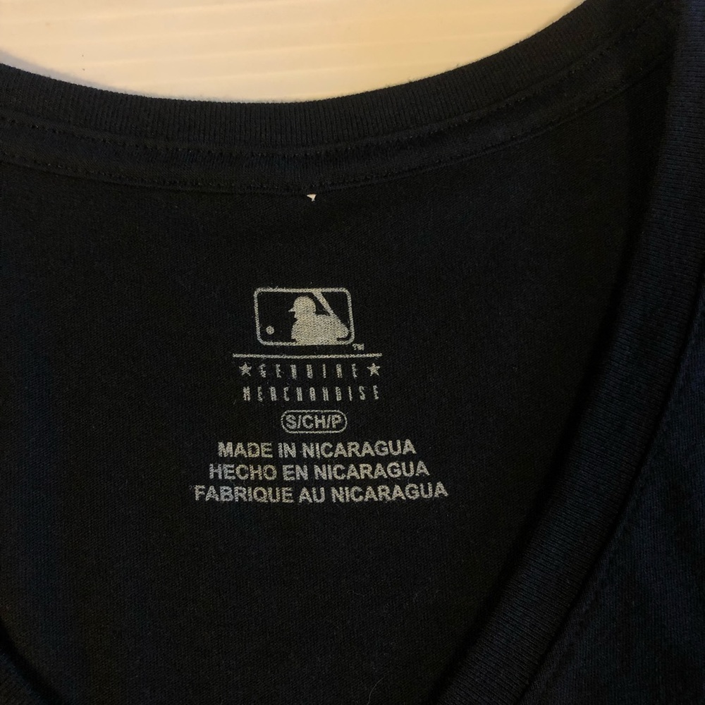 NWT MLB Pittsburgh Pirates V-Neck Logo Tee, Small - Picture 8 of 8